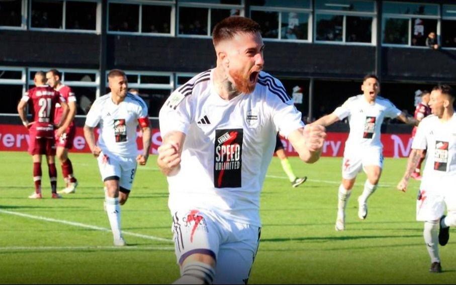 Riestra le ganó a Lanús y se prende en el torneo