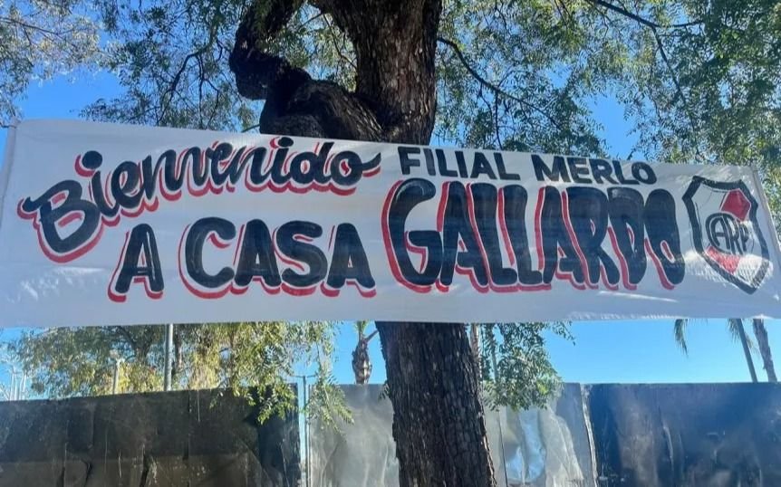 Gallardo vuelve a dirigir a River y aparecieron los primeros pasacalles en cercanías al Monumental: "Bienvenido a casa"
