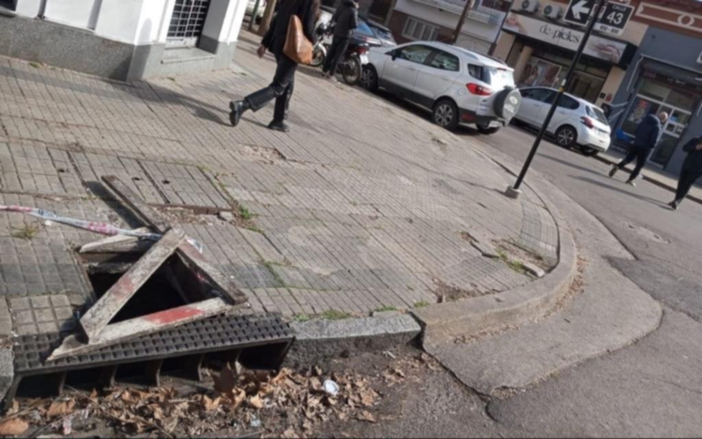 Cuidado con la cámara que no tiene tapa en 11 y 43