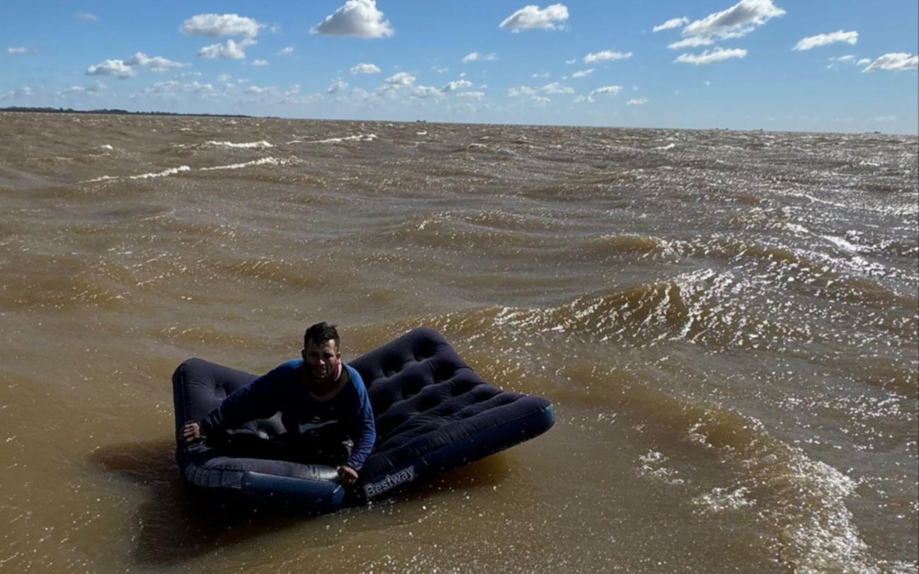 Berisso: se metió al río con un colchón inflable, sufrió hipotermia y debió ser rescatado