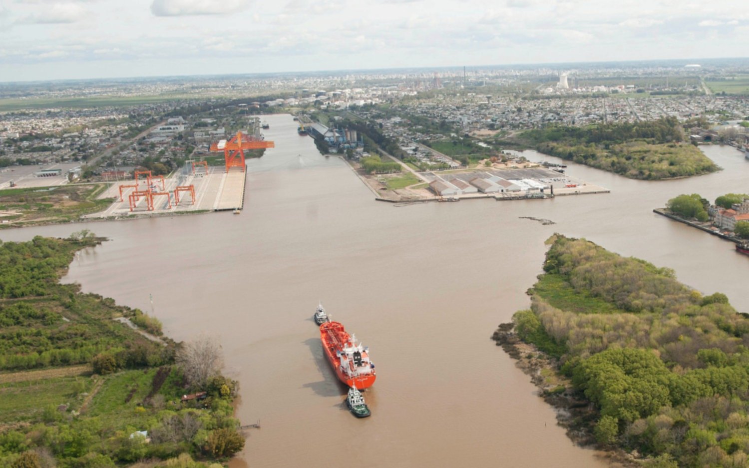 Entre Berisso y Ensenada: encontraron un explosivo en el Río de La Plata cuando se realizaban tareas de dragado