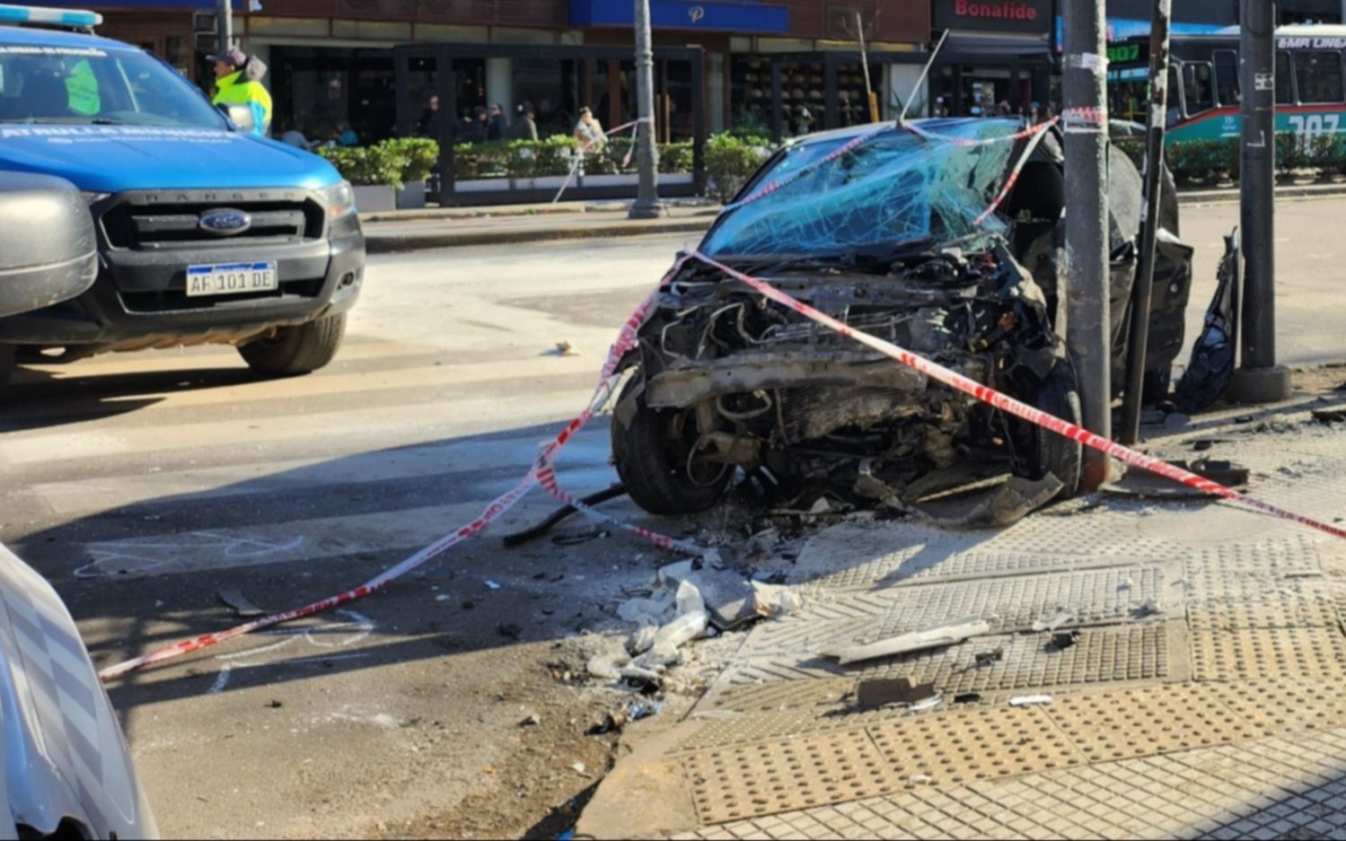 La Plata: quedó detenido el conductor que cruzó en rojo y provocó el choque fatal en pleno centro