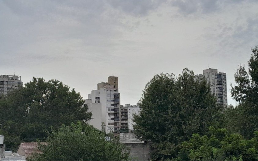Miércoles nublado en Quilmes 