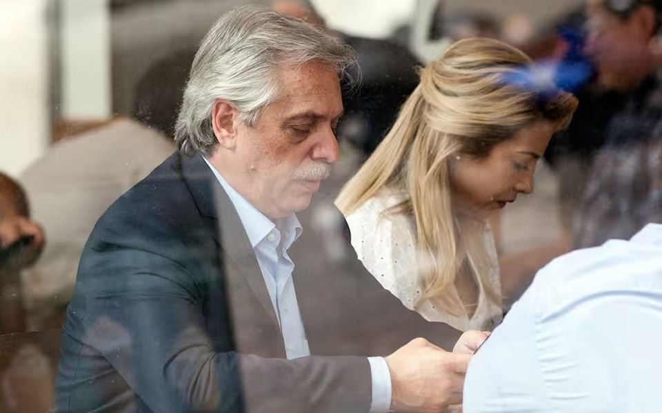 "Lesiones graves doblemente agravadas por el vínculo": la imputación a Alberto Fernández