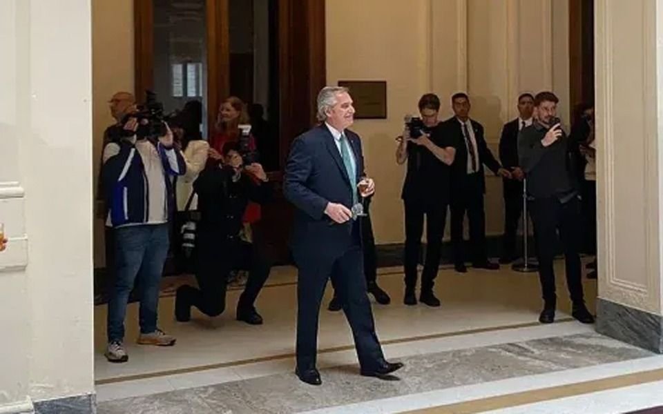 "Alberto Fernández tenía seis amantes en la Casa Rosada"