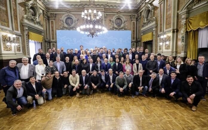 Kicillof entregó $38 mil millones a municipios: “Cumplimos con nuestros compromisos”