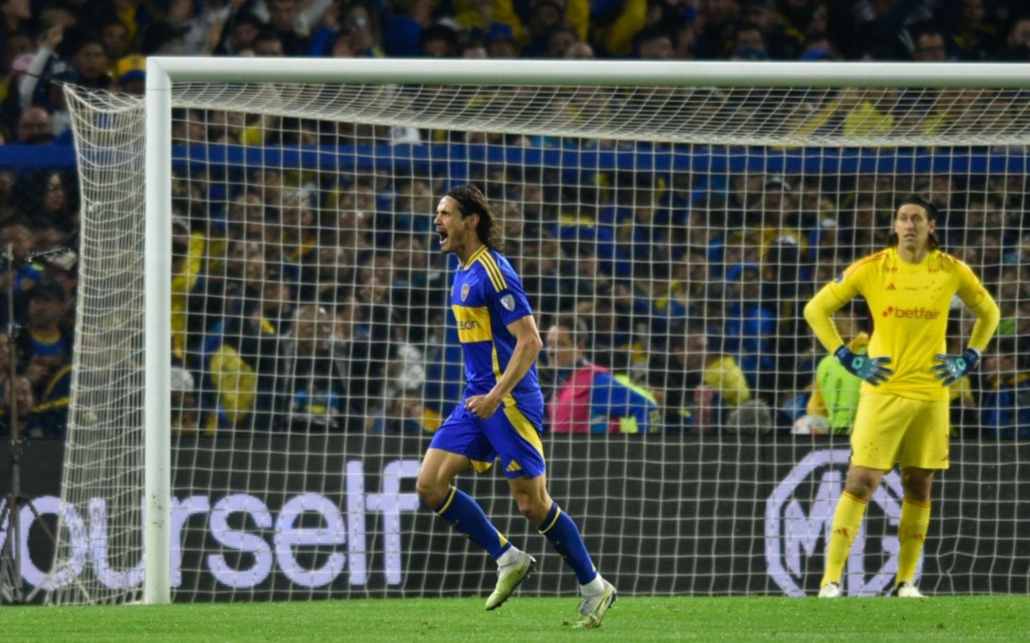 Con un golazo de Edinson Cavani, Boca venció a Cruzeiro por la ida de los octavos de la Copa Sudamericana