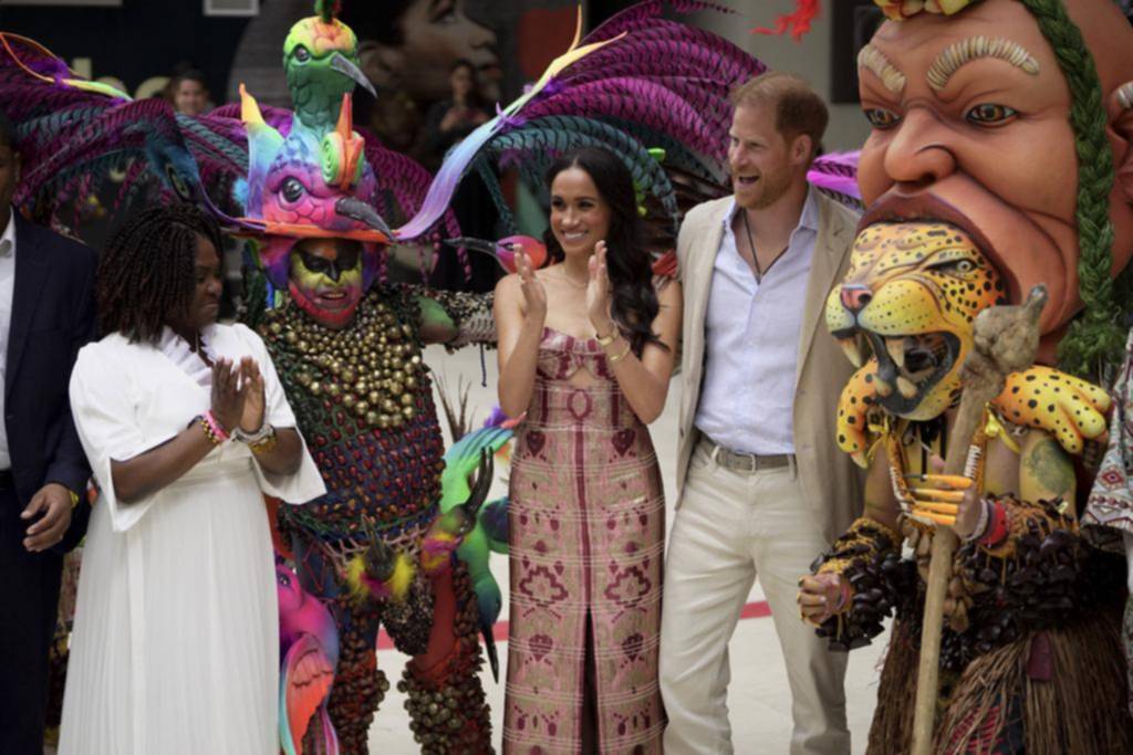 Harry y Meghan hacen campaña contra el ciberacoso en Colombia