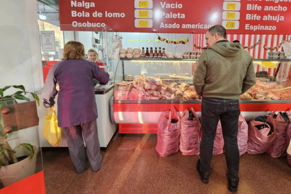El consumo de carne paró la caída, pero los carniceros no descorchan
