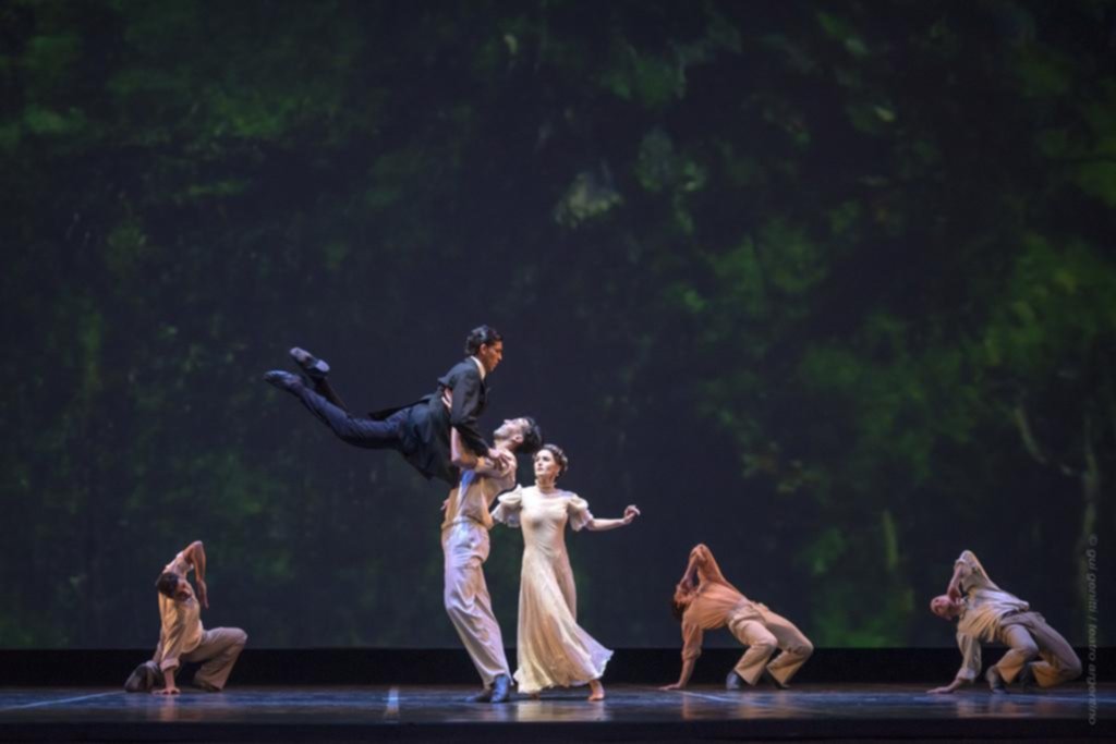 Oscar Araiz:  “La danza ofrece un poco de luz: se baila por necesidad”
