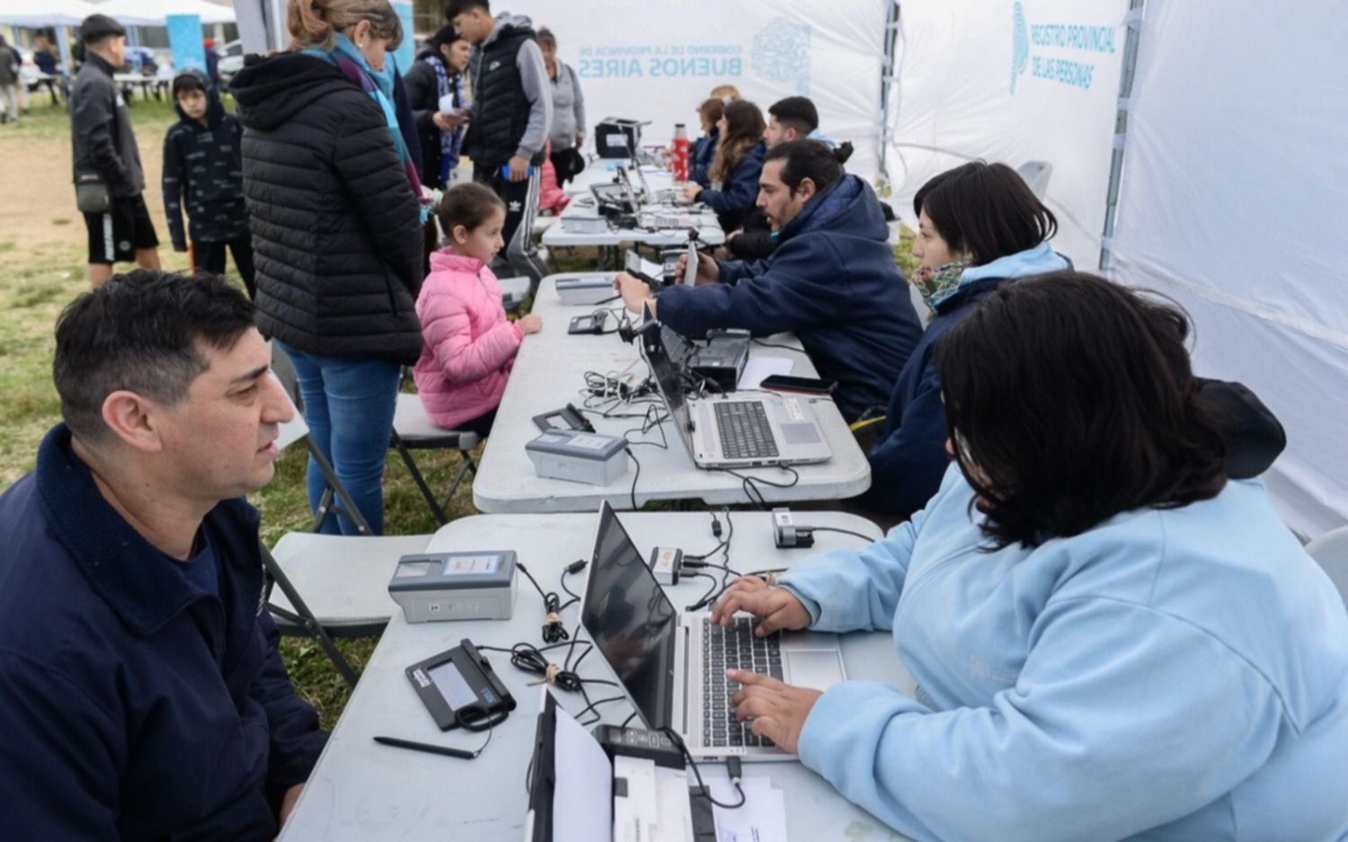La Plata: más de 15 mil personas realizaron trámites en "Nos vemos en el barrio"
