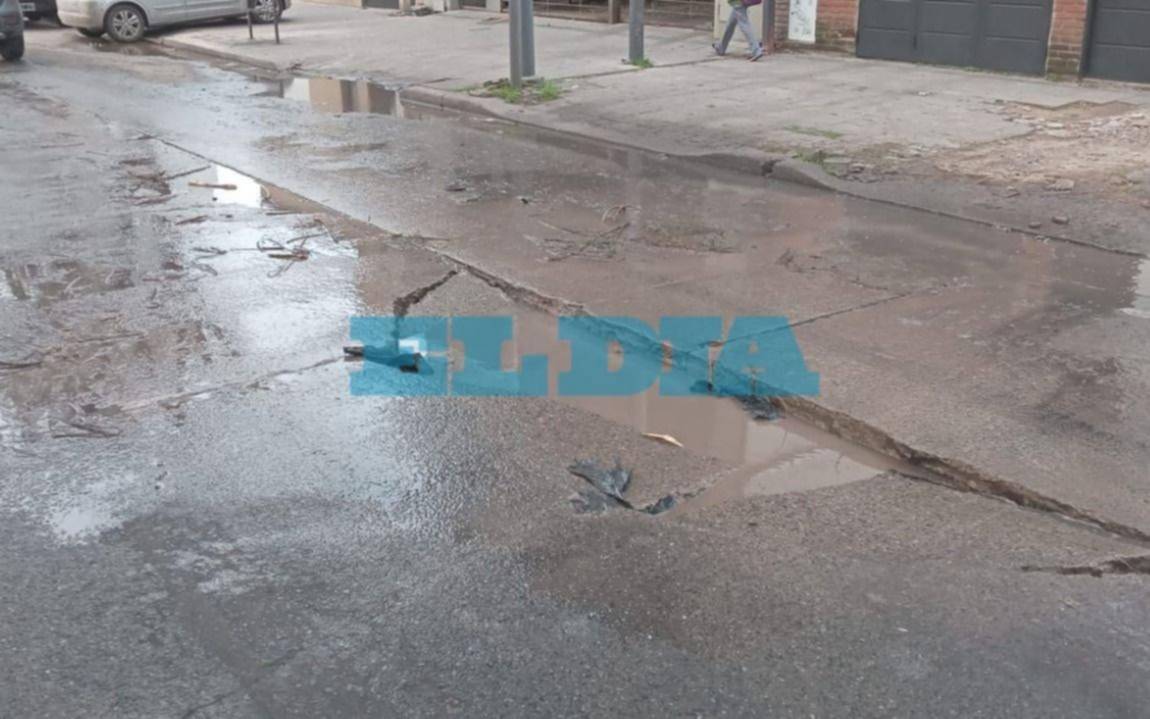 Preocupación vecinal por rotura de un tramo de la avenida 13: "Se hundió 20 centímetros"