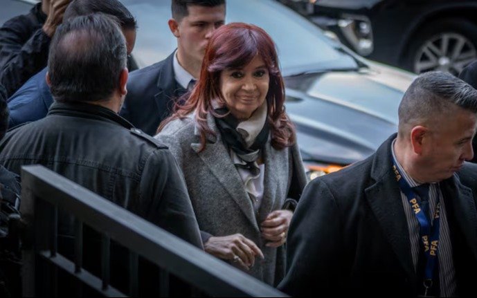 La vuelta de Cristina en medio del escándalo y el mensaje que escuchó Kicillof