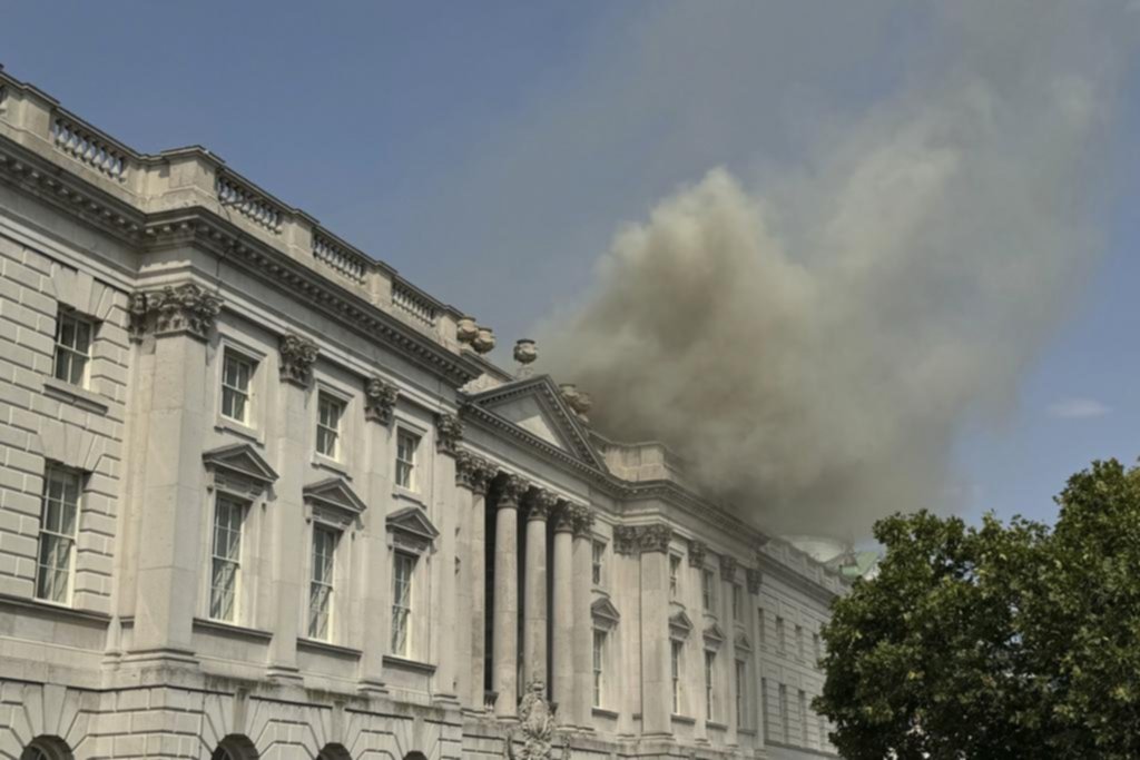 Fuego y tensión en Londres