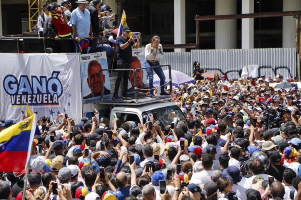 Al grito de “¡libertad!”: masiva marcha opositora en Venezuela