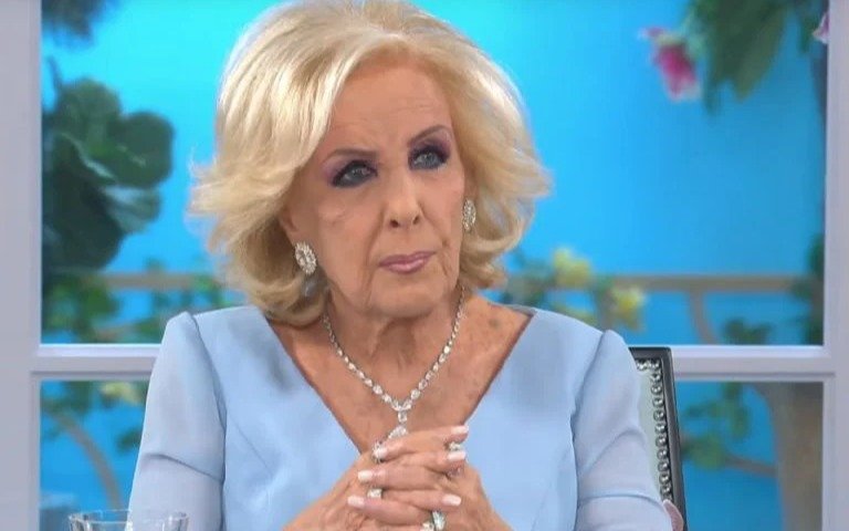 El enojo de Mirtha Legrand tras una fuerte discusión de dos invitados en la "mesaza": "Haganmé el programa fácil"
