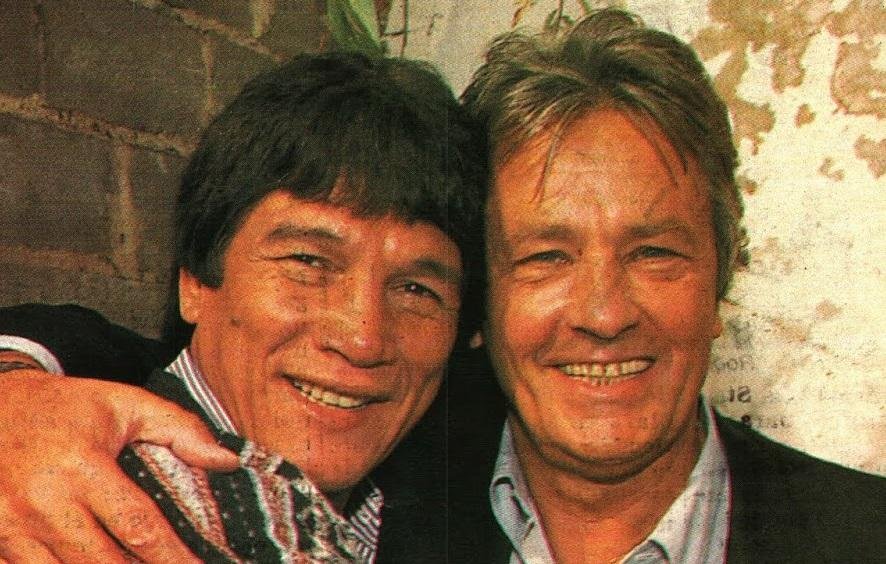 Delon y Argentina: su amor por el tango y su “amistad viril” con “El Macho” Monzón, a quien visitó en la cárcel