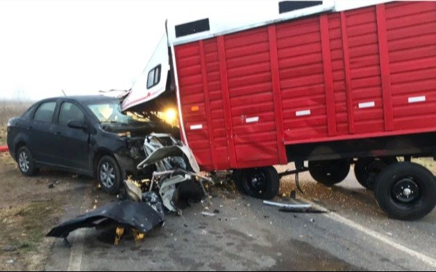 Impactante y trágico choque múltiple en ruta 53, entre La Plata y Varela: murió una mujer del SPB