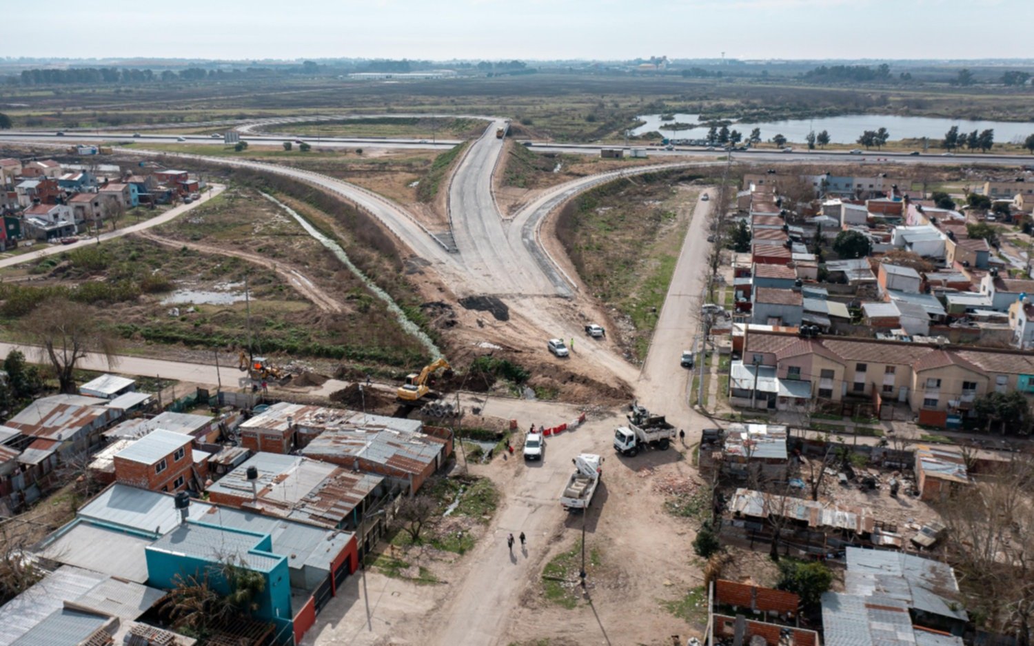 Comenzaron los trabajos para unir el distribuidor con la avenida 520 de La Plata