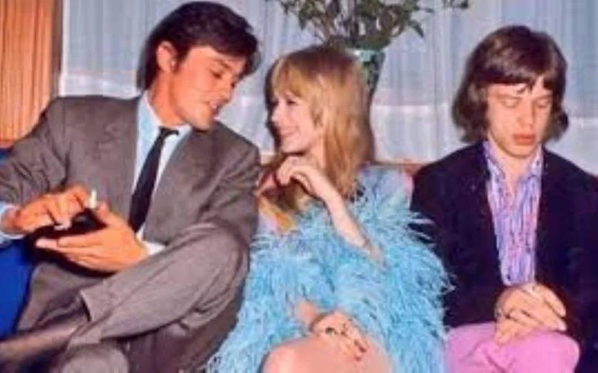 Hasta Mick Jagger sintió celos de Alain Delon: la verdadera historia de una icónica foto 