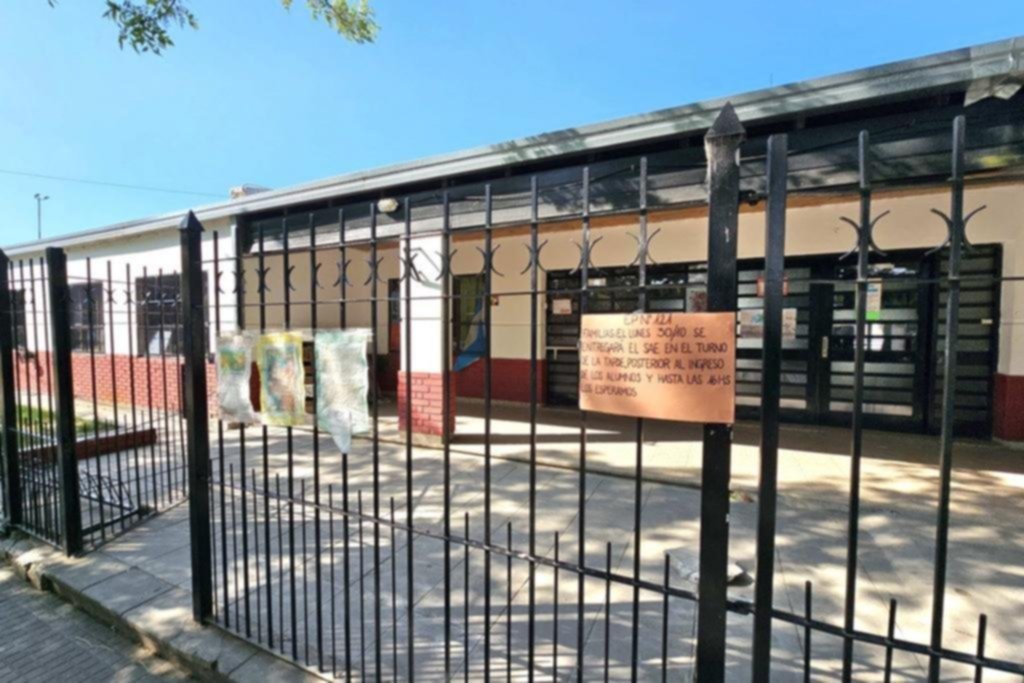 En la Escuela 121 los grados alternan las clases por falta de calefacción