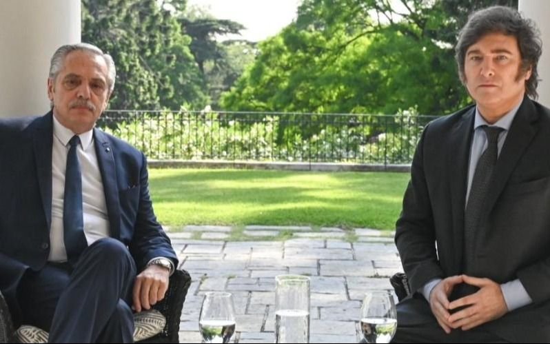 Escándalo de los seguros: Milei derogó el polémico decreto de Alberto Fernández