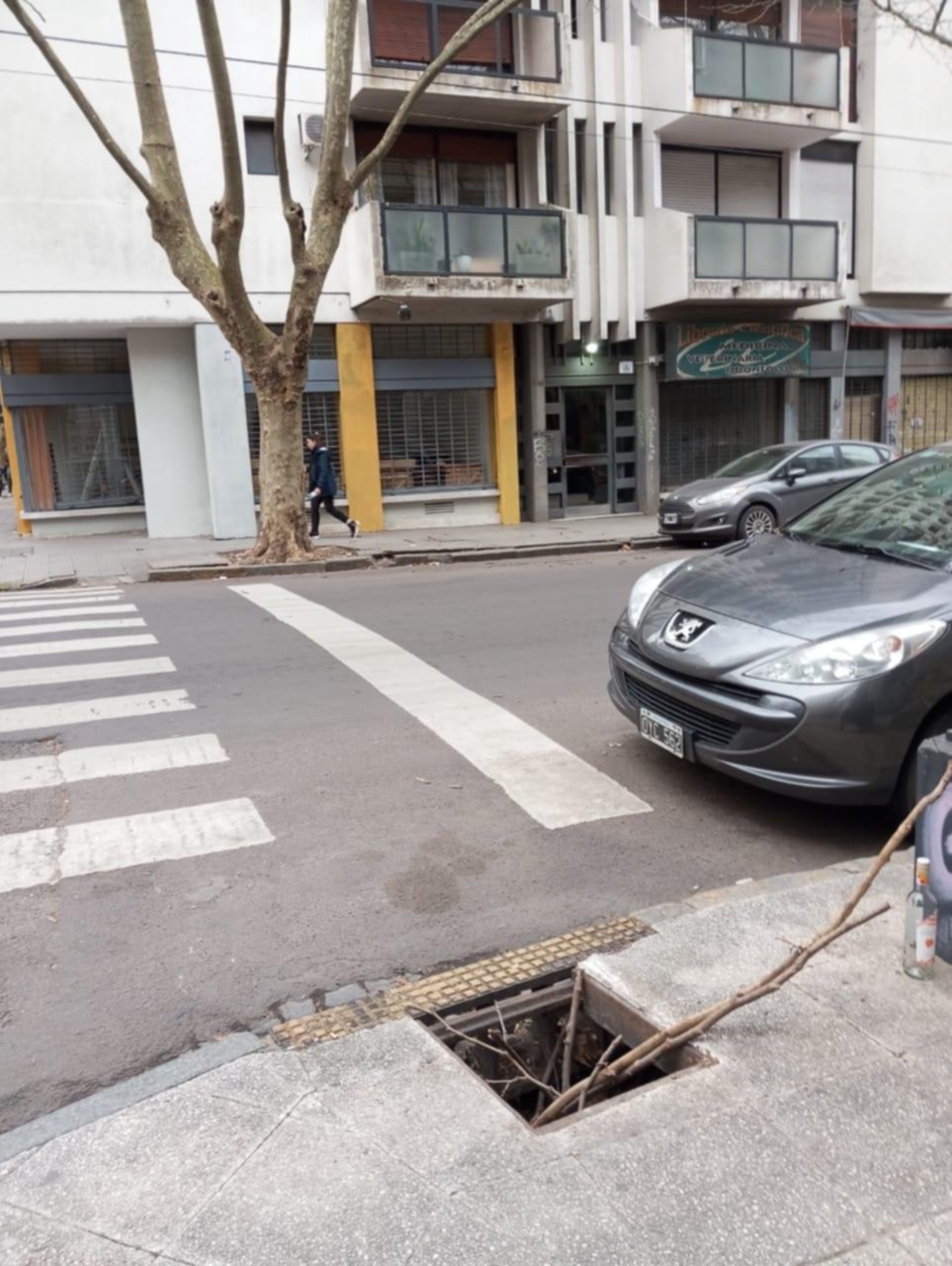 Advierten por una trampa urbana en la esquina céntrica de 6 y 56