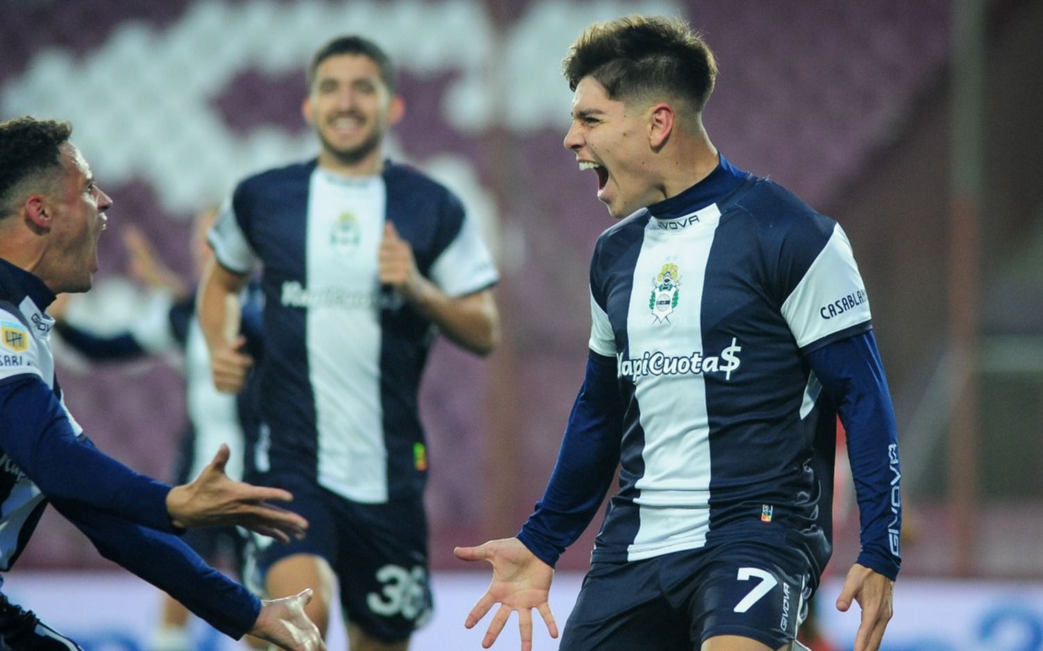 Gimnasia venció a Barracas 1 a 0, está en cuartos de final de la Copa Argentina y se despidió Domínguez siendo goleador