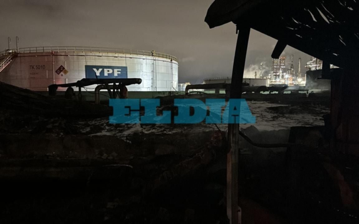 Fotos | Desde adentro: así quedó la zona del incendio en YPF tras el fuego voraz
