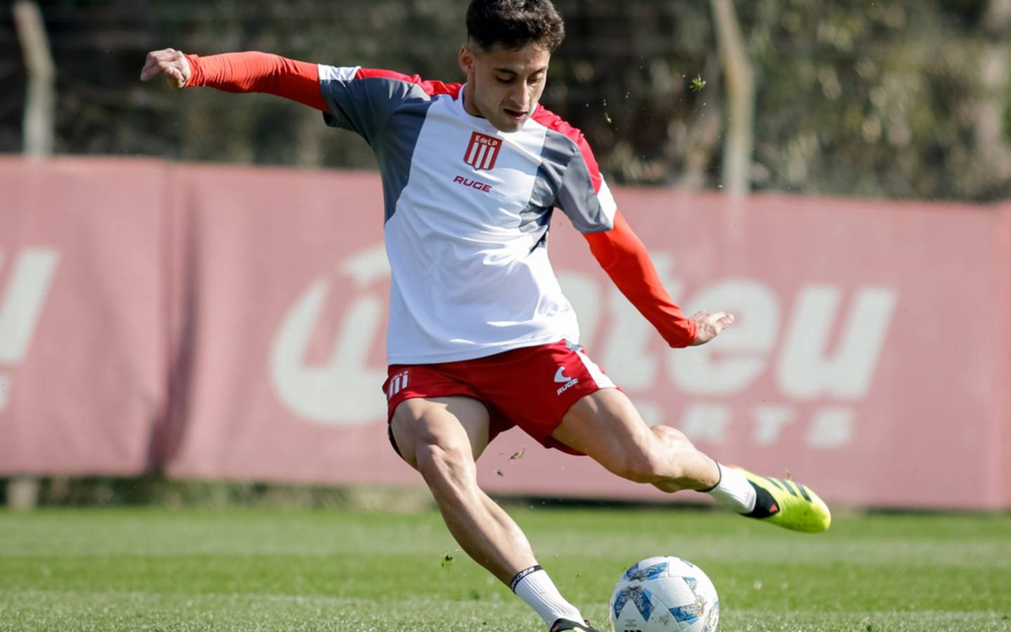 Estudiantes confirmó el parte médico de Javier Altamirano: ¿llega para medirse contra Boca?