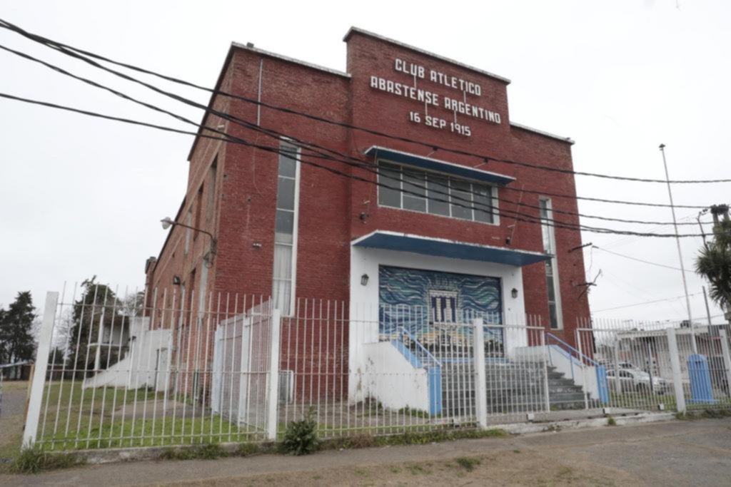 Convocan a mediación para definir el caso del club Abastense