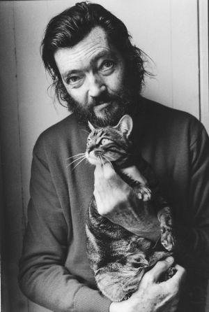 Nace un cronopio: Julio Cortázar