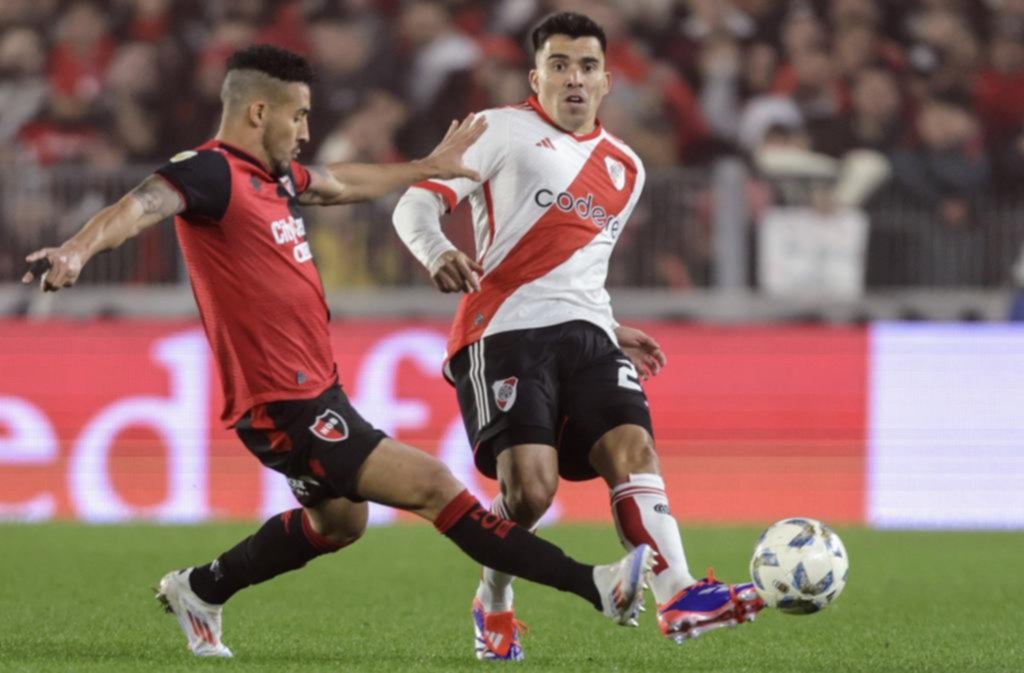 Los tres campeones del mundo no le alcanzaron a River frente a Newell’s