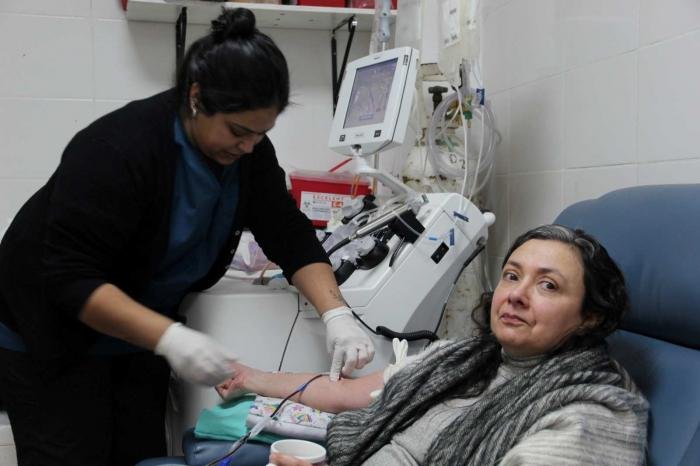 Tras una grave infección: su sangre salva a 50 personas por año