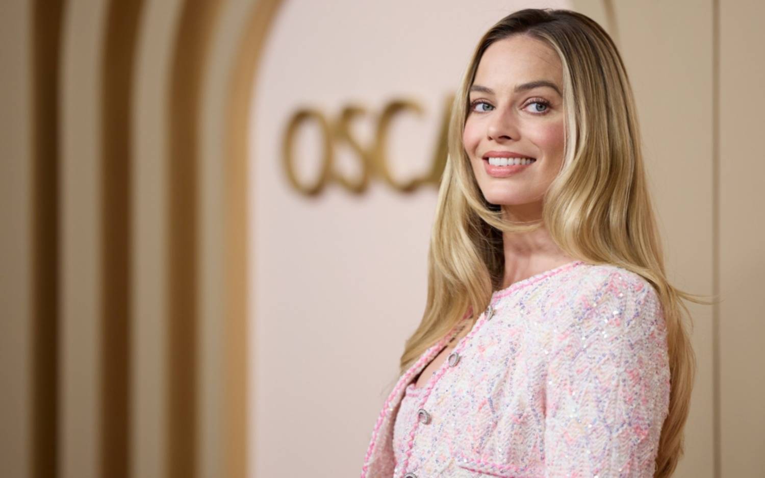 Margot Robbie mostró su embarazo en medio de sus vacaciones