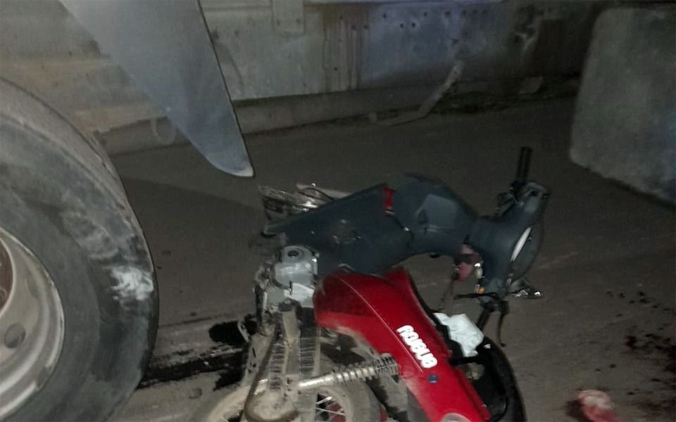 Otra muerte por el tránsito en La Plata: motociclista quedó abajo de un camión recolector