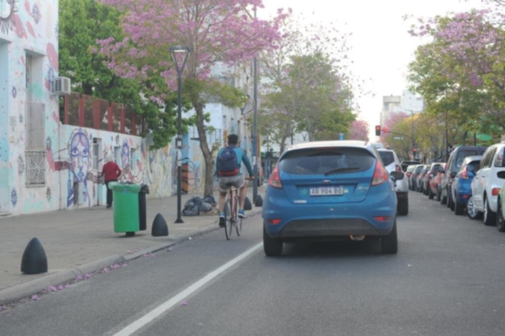Comerciantes reavivan el debate por las bicisendas