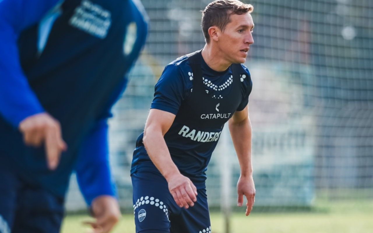 Gimnasia se entrenó en Estancia con Pablo De Blasis a la par del grupo: irá al banco ante Argentinos