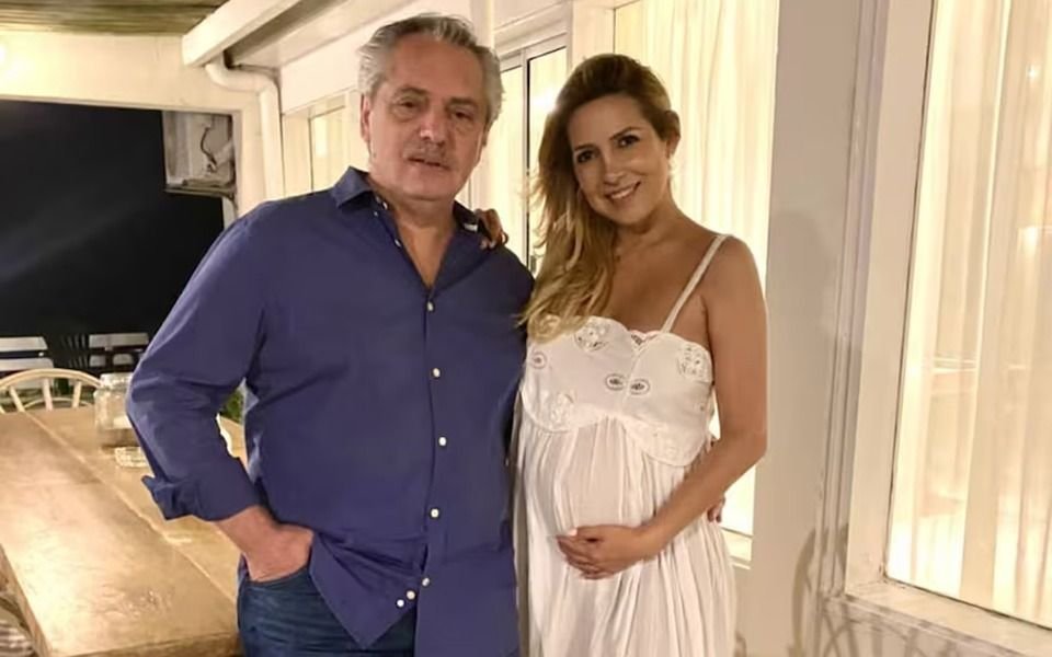 Alberto Fernández entregó fichas médicas y cuadernos manuscritos de Fabiola Yañez