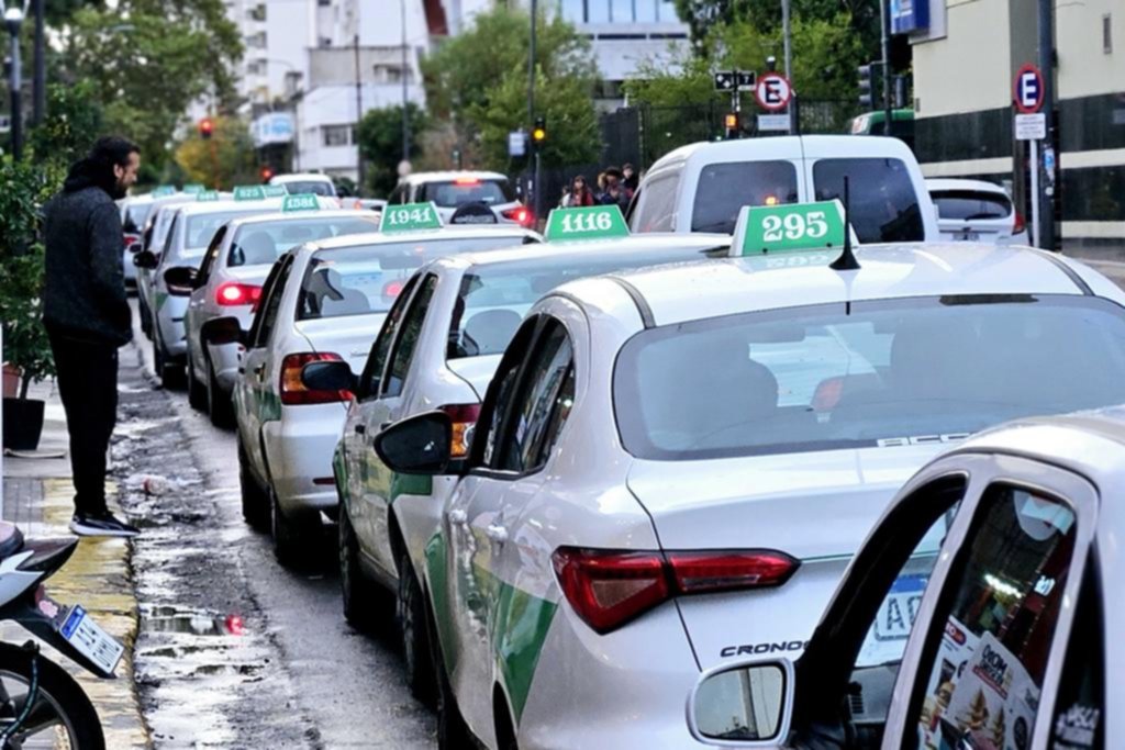 Los taxistas de La Plata se suben al mercado de aplicaciones