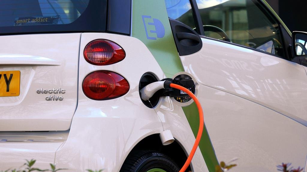 Autos híbridos enchufables: una atracción en crecimiento
