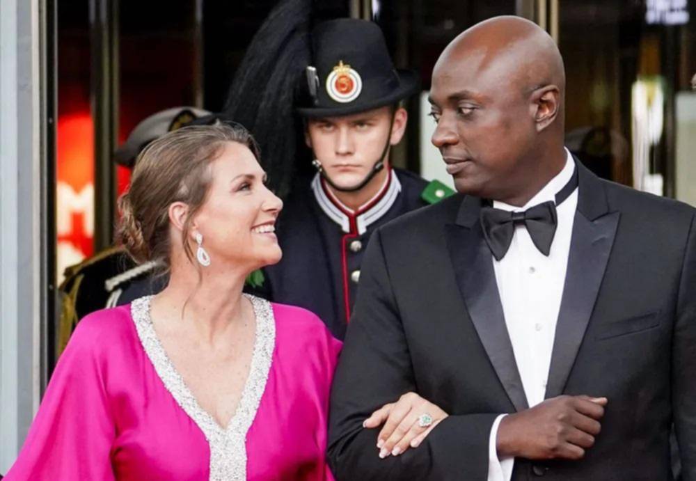 Todo listo en Noruega para la extravagante boda de la princesa y el chamán
