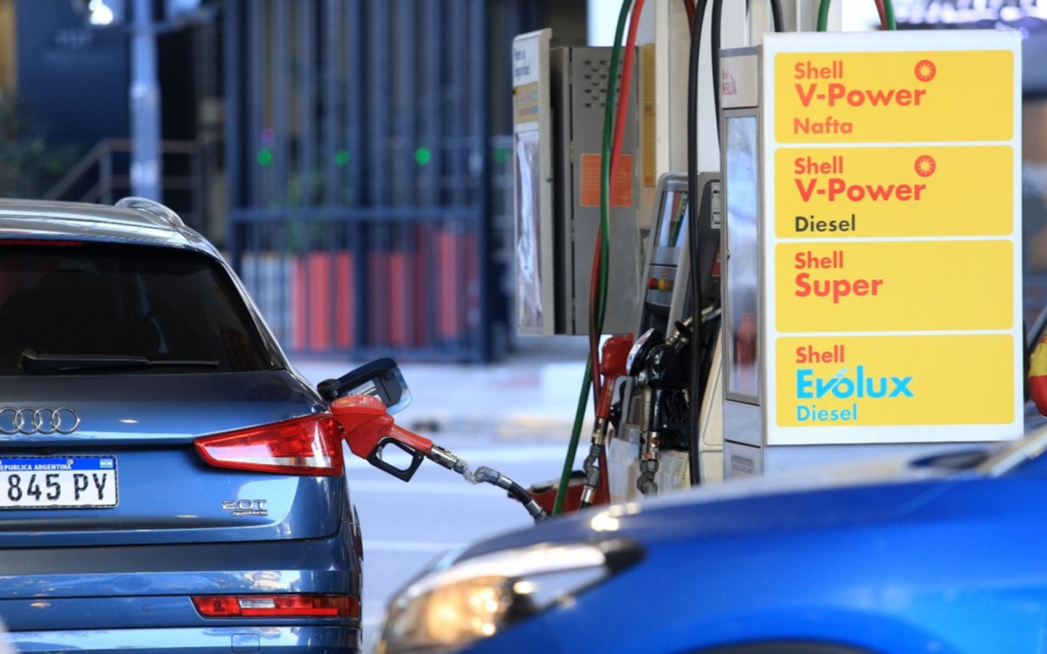Andá a cargar: a cuánto se irán los precios de las naftas y gasoil en La Plata a partir del domingo