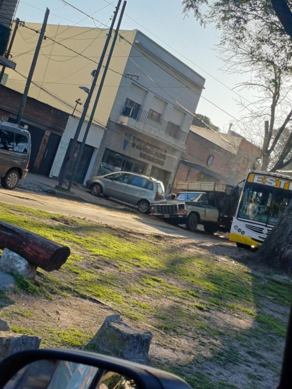 Indignación por “cráter” en la cinta asfáltica que sigue provocando accidentes