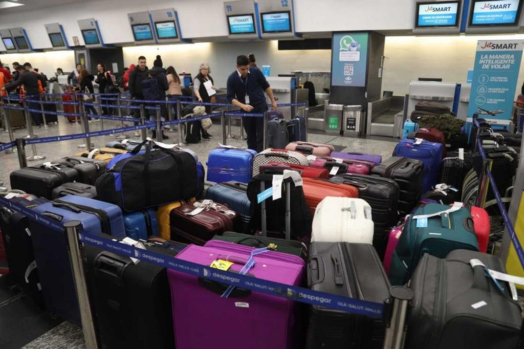 Gremios aeronáuticos afectaron cincuenta vuelos en Aeroparque