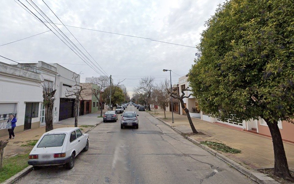 Conmoción por el hallazgo sin vida de un hombre en su casa de La Plata