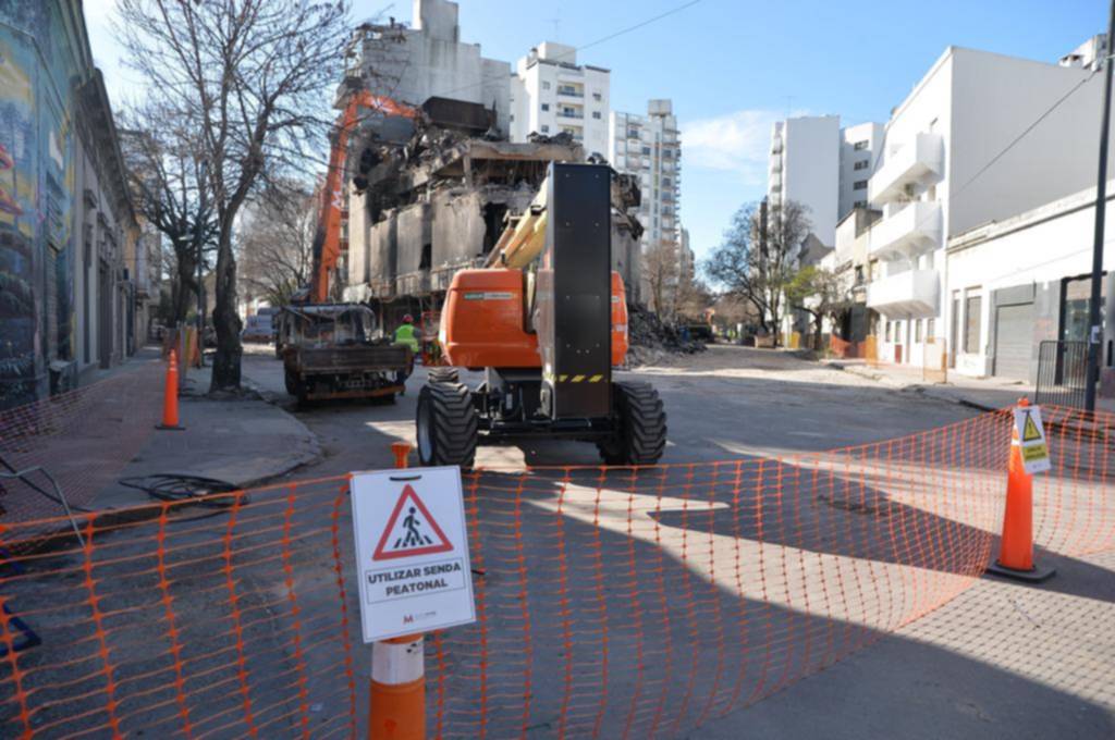 Incendio en el depósito: un barrio que busca cómo reconstruirse