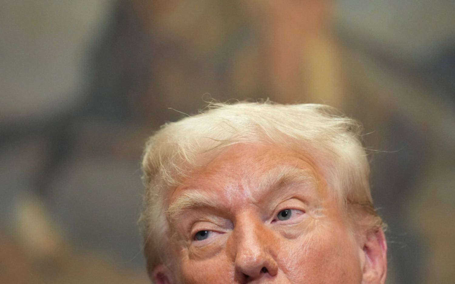 Trump afirma que Epstein se "robó" a Virginia Giuffre y otras jóvenes de Mar-a-Lago