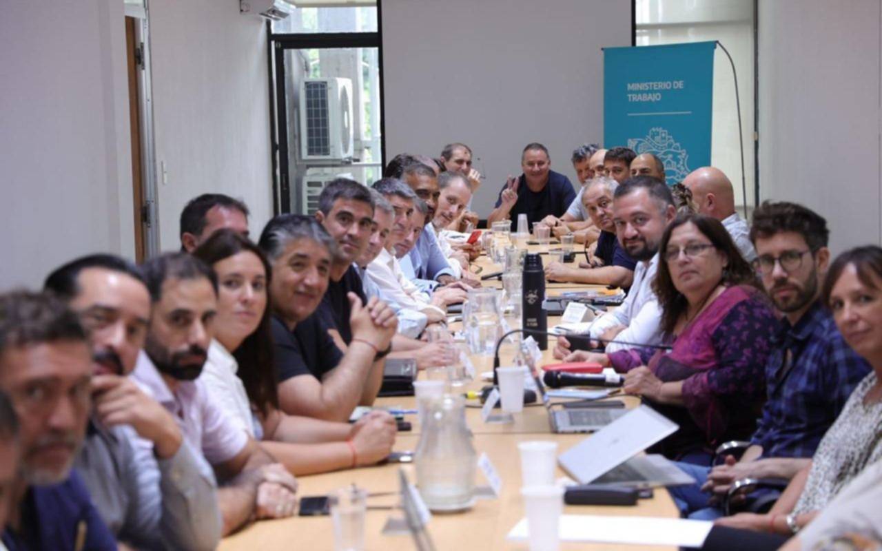 La Provincia retoma la negociación salarial con docentes y estatales