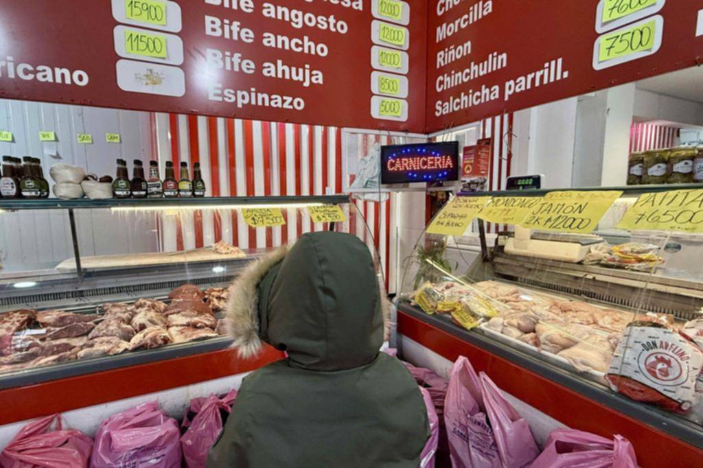 El dólar golpea en la góndola: alerta por alimentos, bebidas y carne